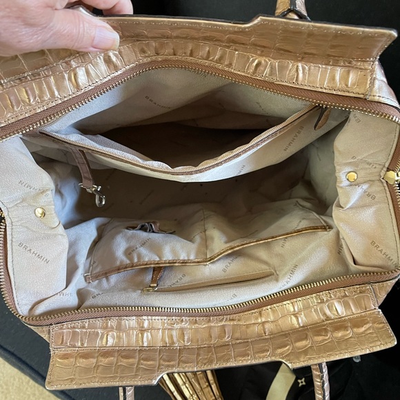 Brahmin Tucker Satchel
'Rose Gold LaScala' - Picture 4 of 8